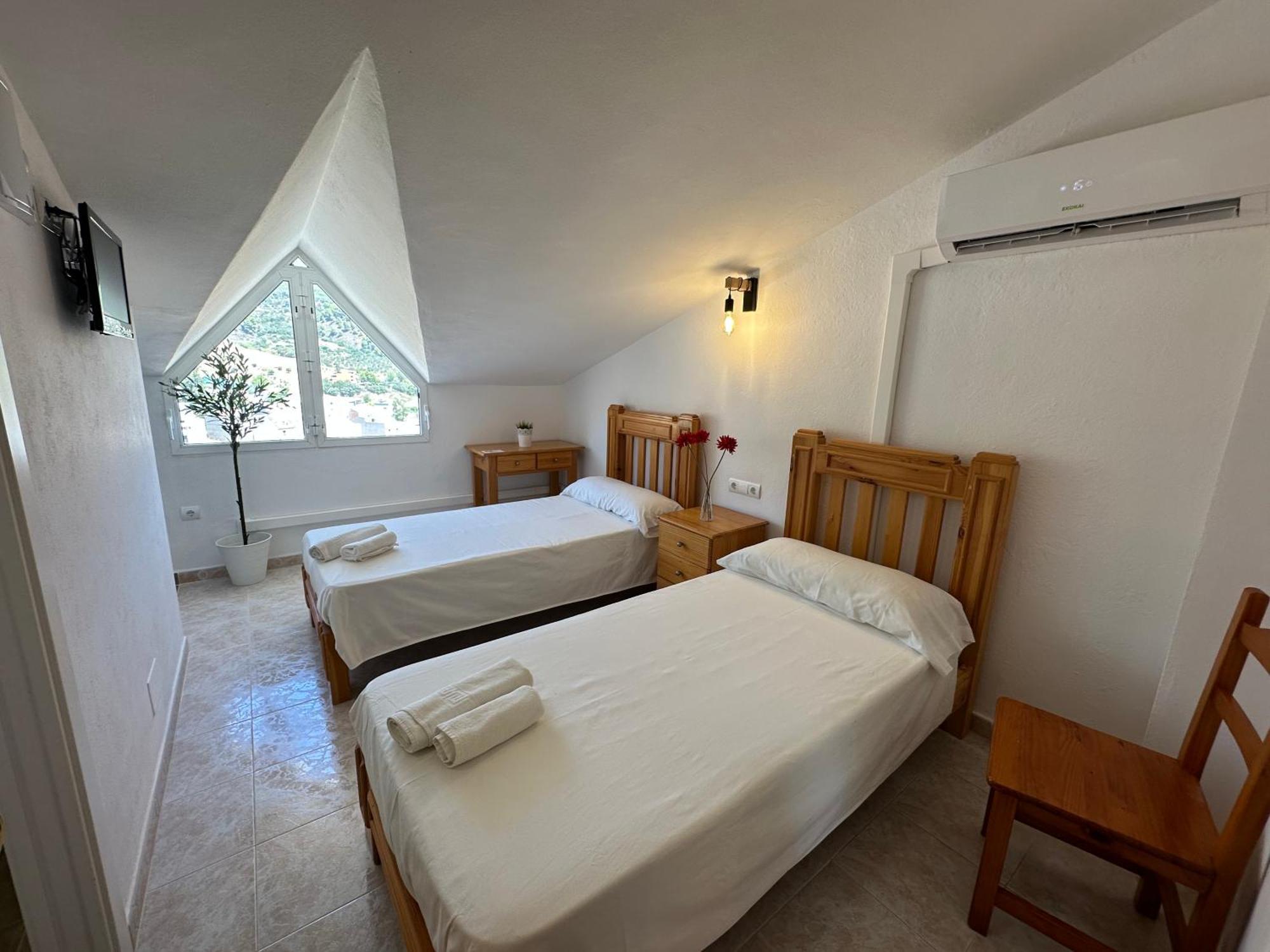 Hostal Sango Sierra de las Nieves Alozaina Exterior foto